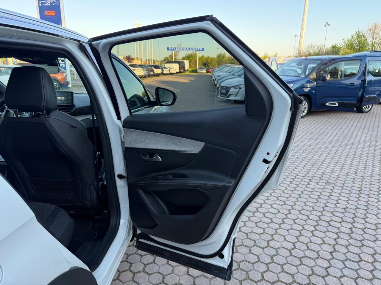 Peugeot 3008 BlueHDi 130 S&S EAT8 GT-LINE