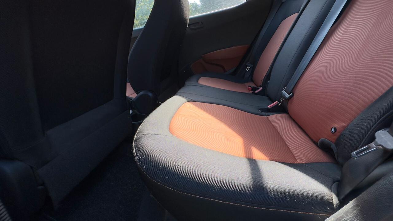 Hyundai i10 1.0 MPI Comfort 2015 GPL NEOPATENT leggi testo