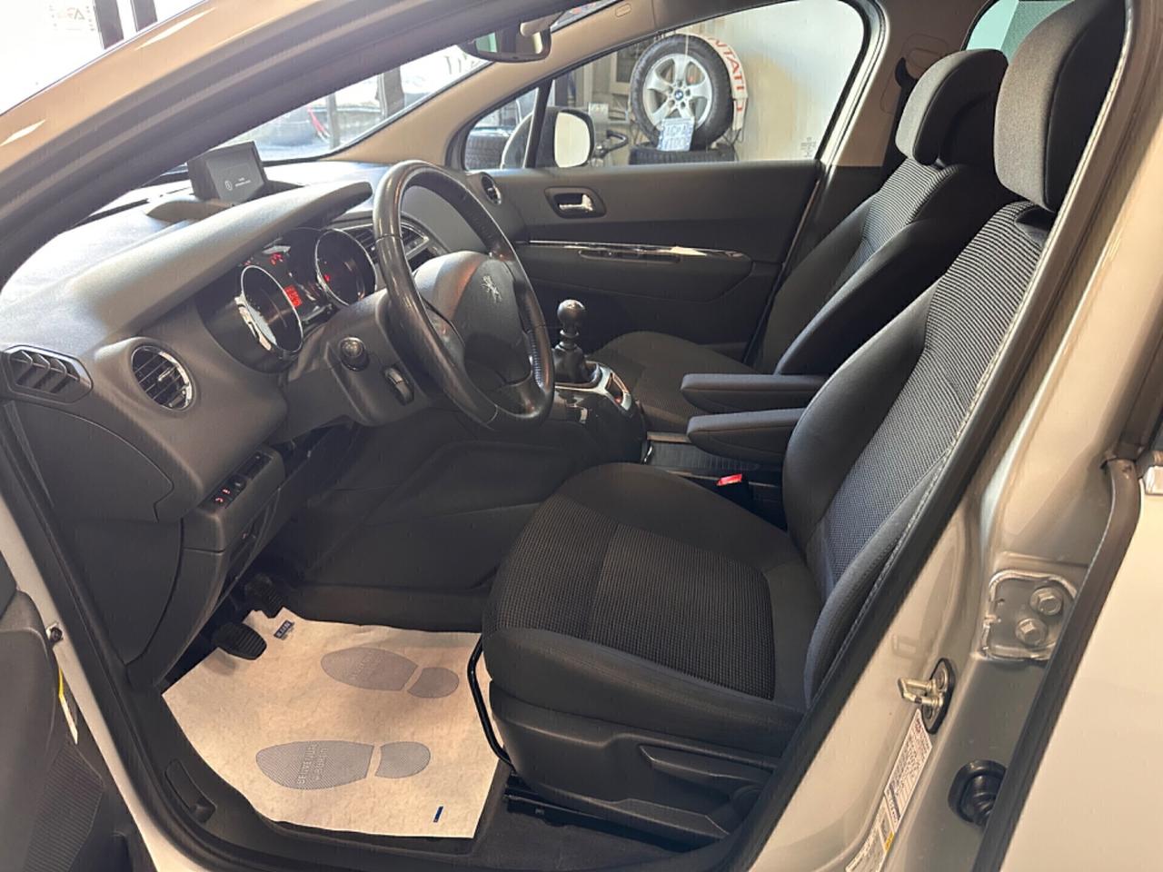PUGEOT 5008 1.6 HDI 7 POSTI