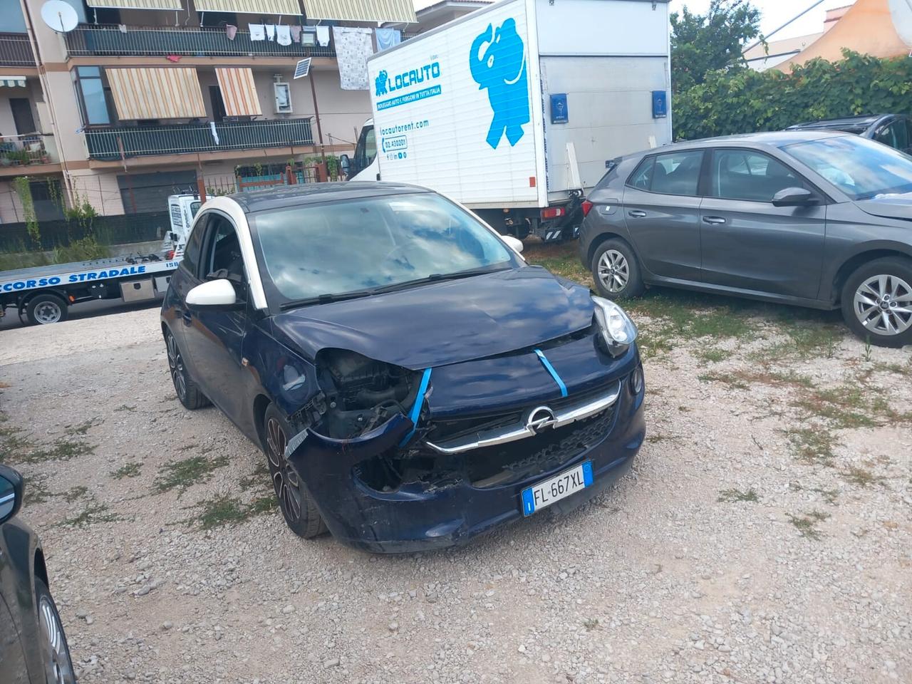 Opel Adam 1.2 70 CV Black Jack