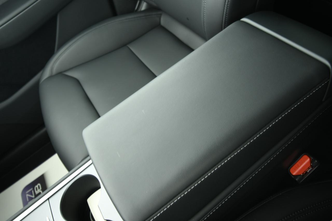 TESLA Model Y Long Range Dual Motor awd + AUTOPYLOT MAX