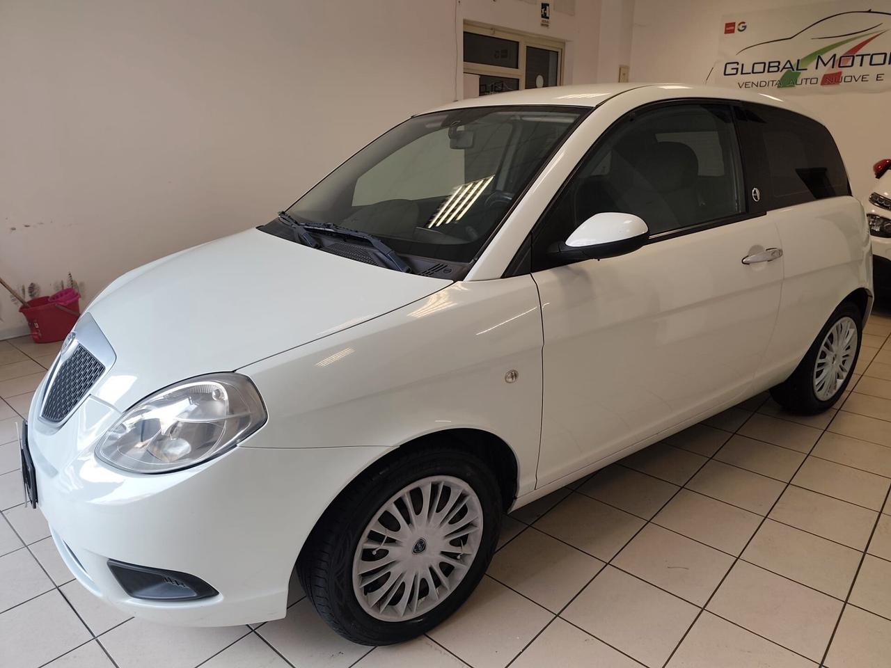 Lancia Ypsilon 1.4 Platino Ecochic GPL