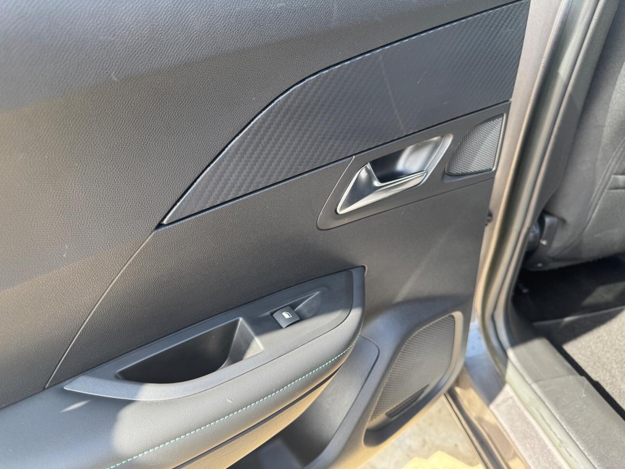 Peugeot 2008 BlueHDi 130 S&S EAT8 Allure