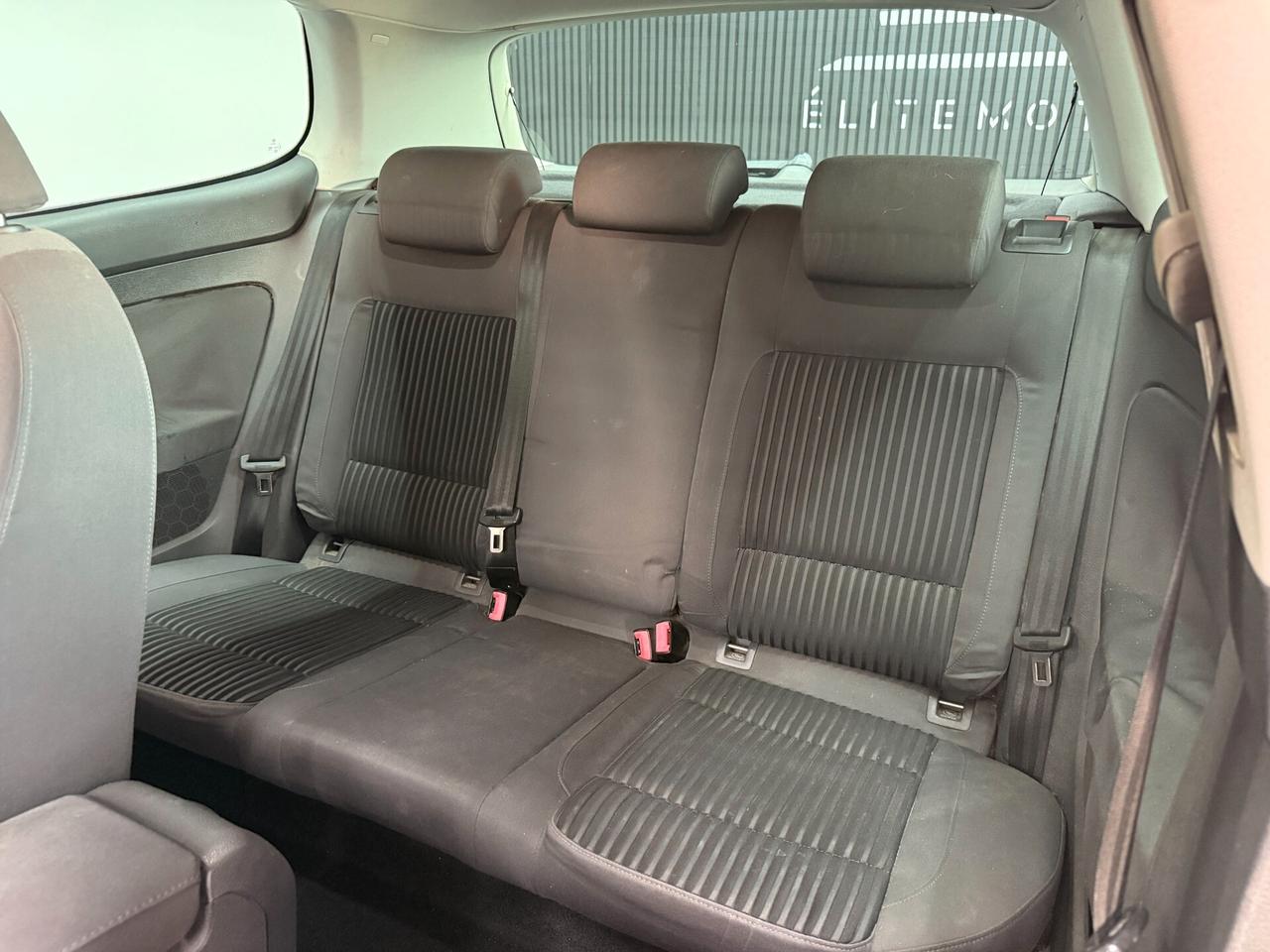 Volkswagen Golf 1.9 TDI 3p. Sportline