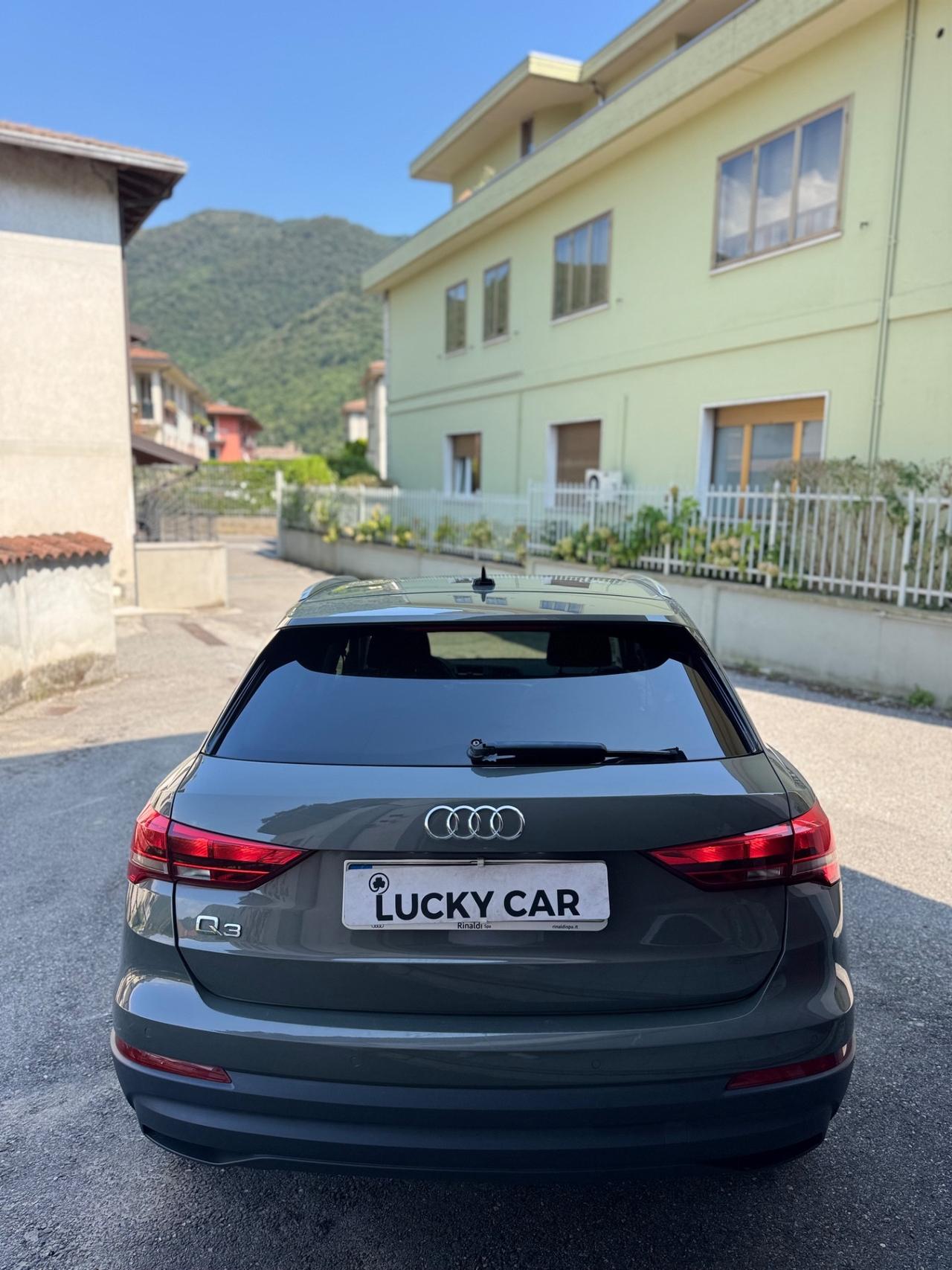 Audi Q3 35 TFSI Business Advanced