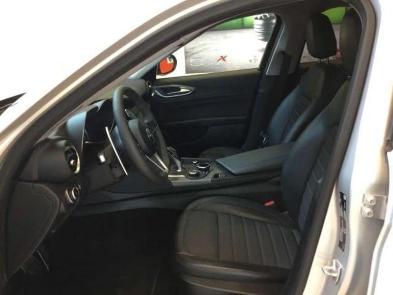 Alfa Romeo Giulia 2.2 T-Diesel 180CV AT8 Super Q2 - PACK PERFORMANCE