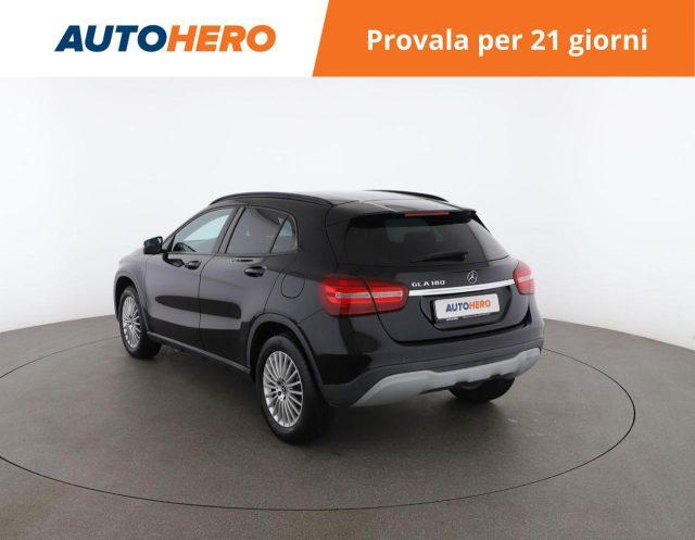 MERCEDES-BENZ GLA 180 Business