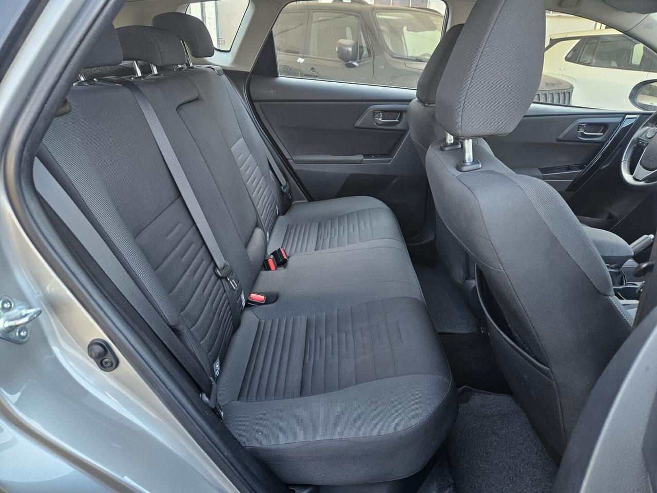 Toyota Auris 1.8 Hybrid Active