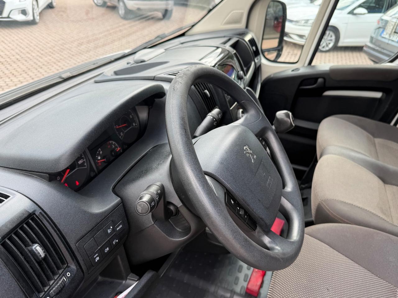 Peugeot Boxer 330 2.2 BlueHDi 120 S&S PC-TN Furgone