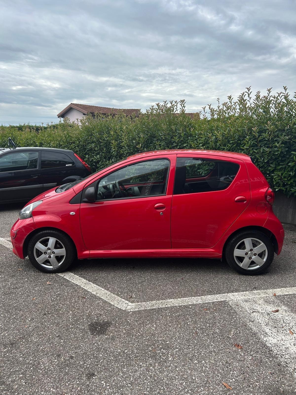 Toyota Aygo 1.4 turbodiesel 5 porte Sol