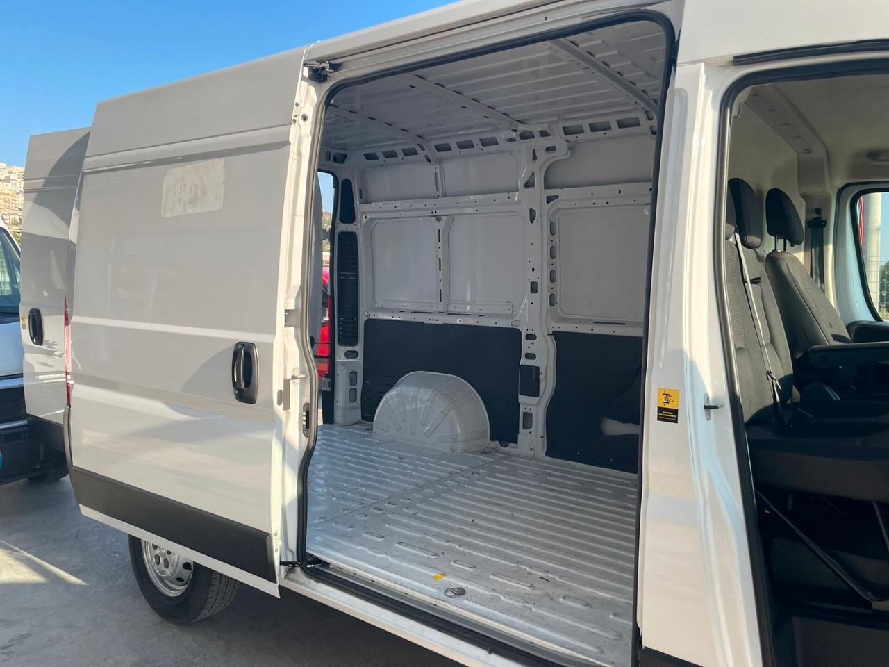 Peugeot Boxer 335 2.2 BlueHDi 140 l2 h2