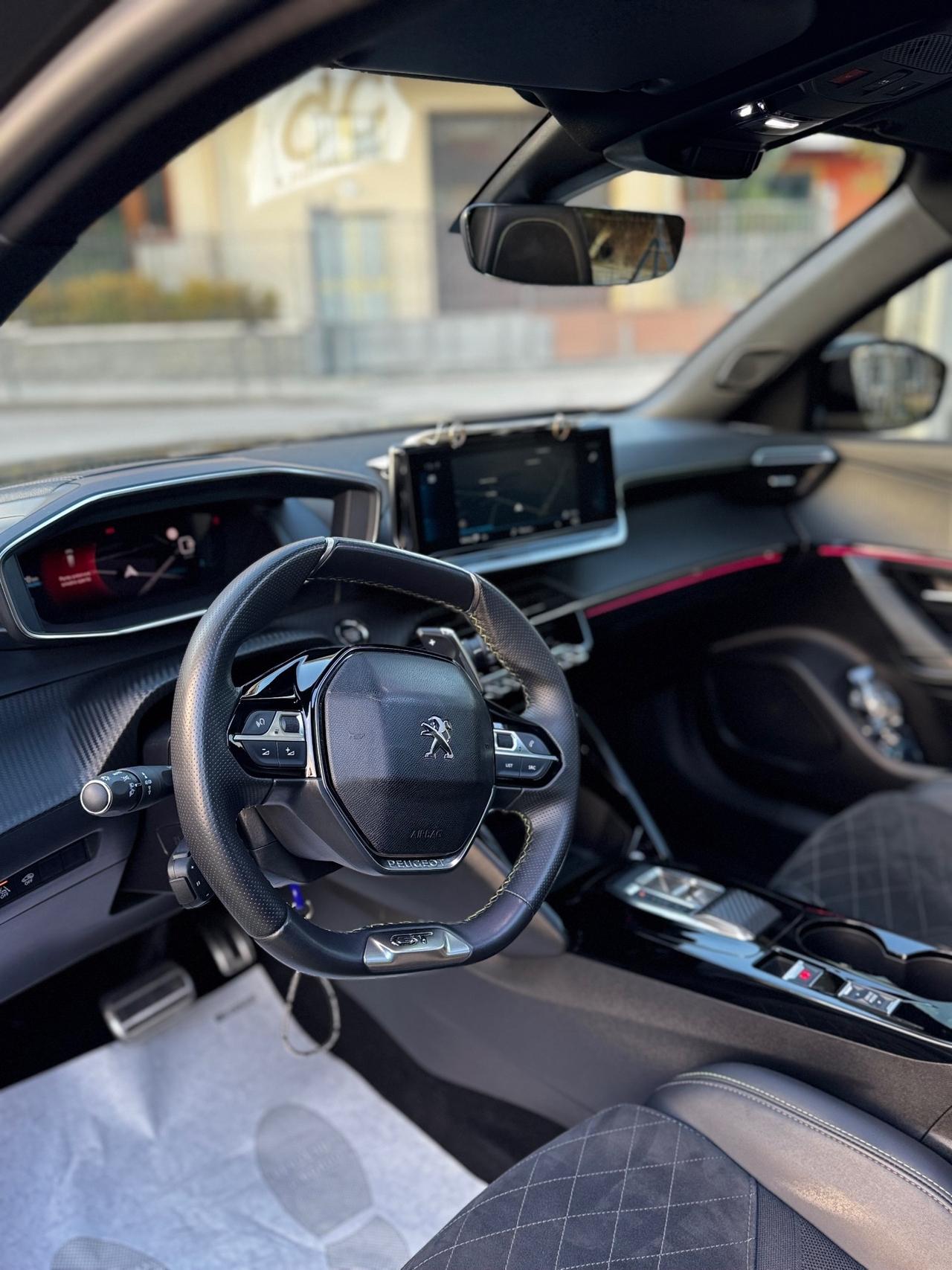 Peugeot 2008 PureTech 130 S&S EAT8 GT Pack