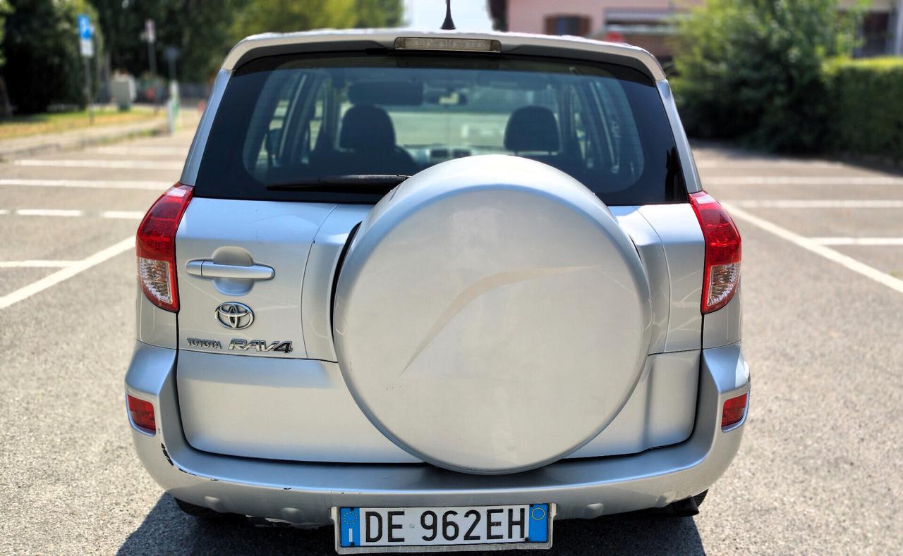 Toyota RAV 4 2.2 D-4D 136 CV Luxury