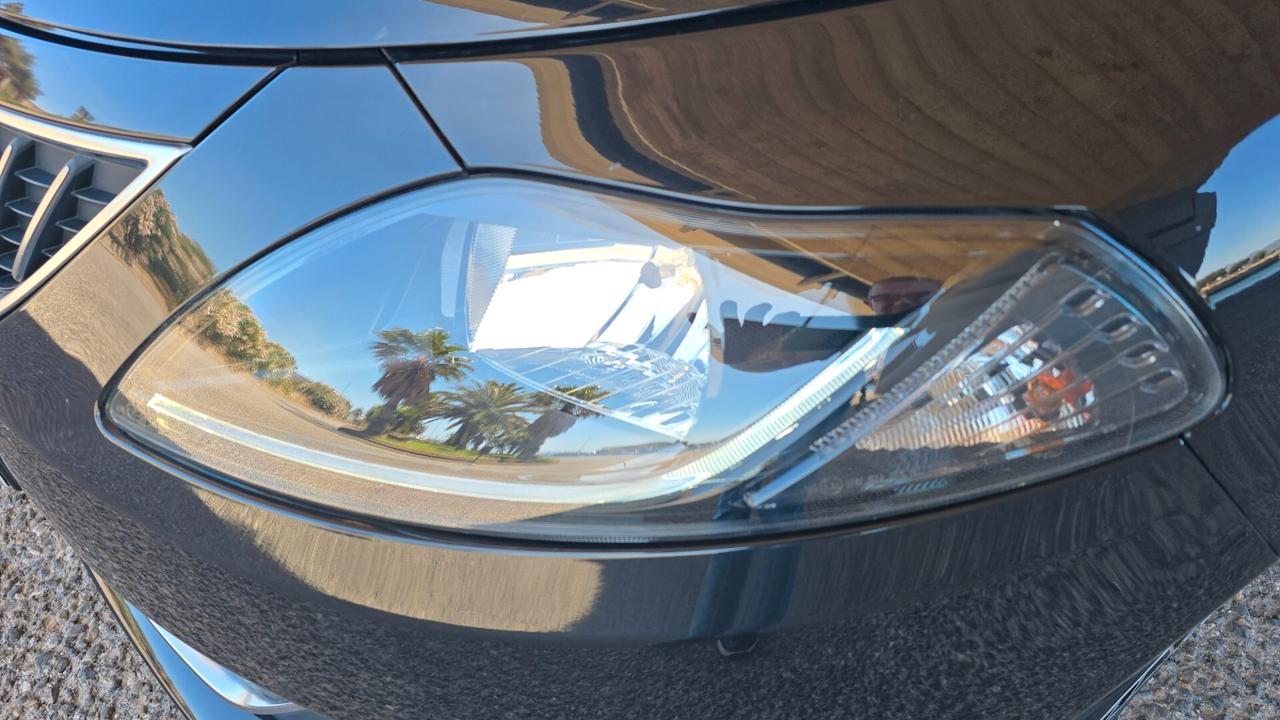 Lancia Ypsilon 1.0 FireFly 5 porte S&S Hybrid Gold