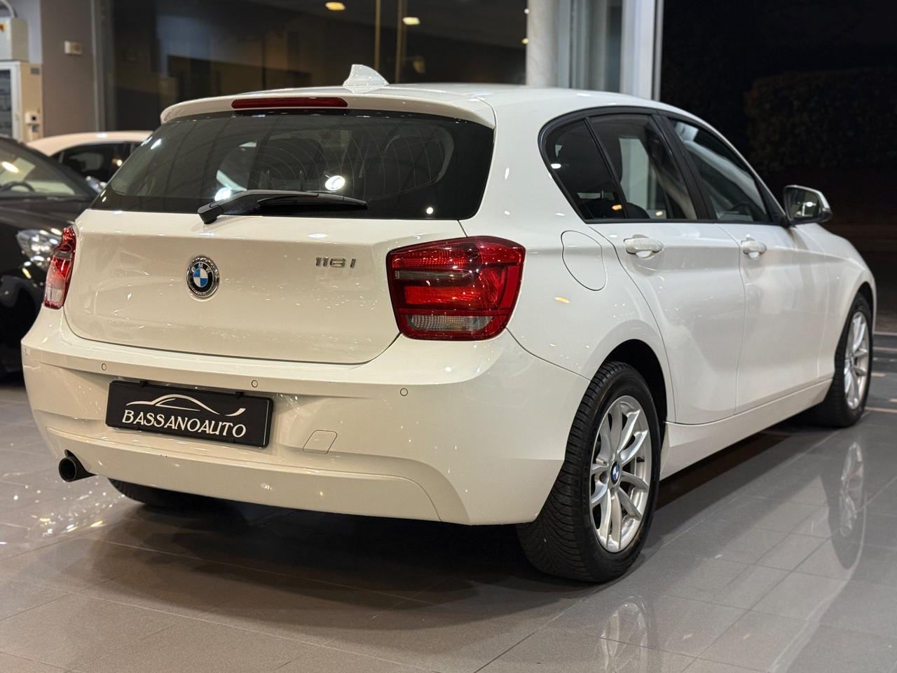 Bmw 116 116i 5p. Urban
