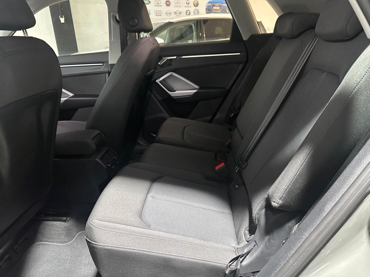 Audi Q3 35 TDI S tronic Business