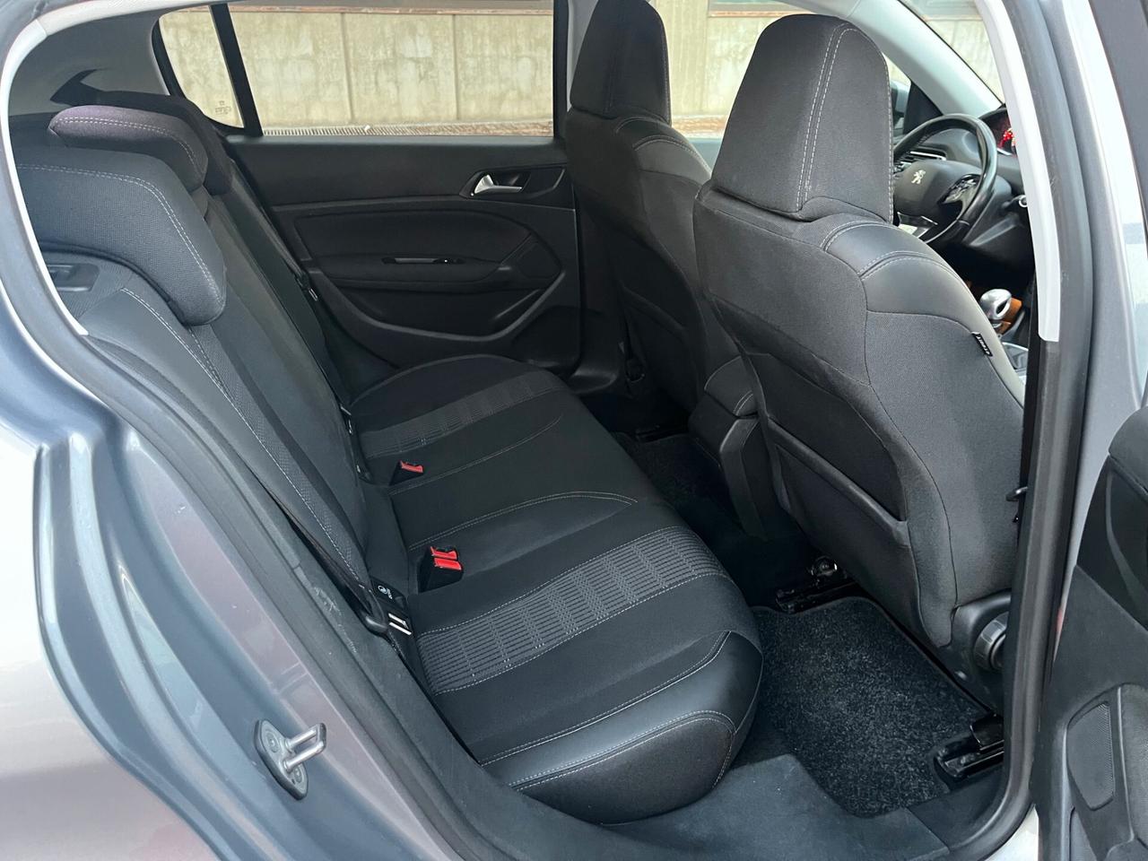 Peugeot 308 BlueHDi 130 S&S Allure