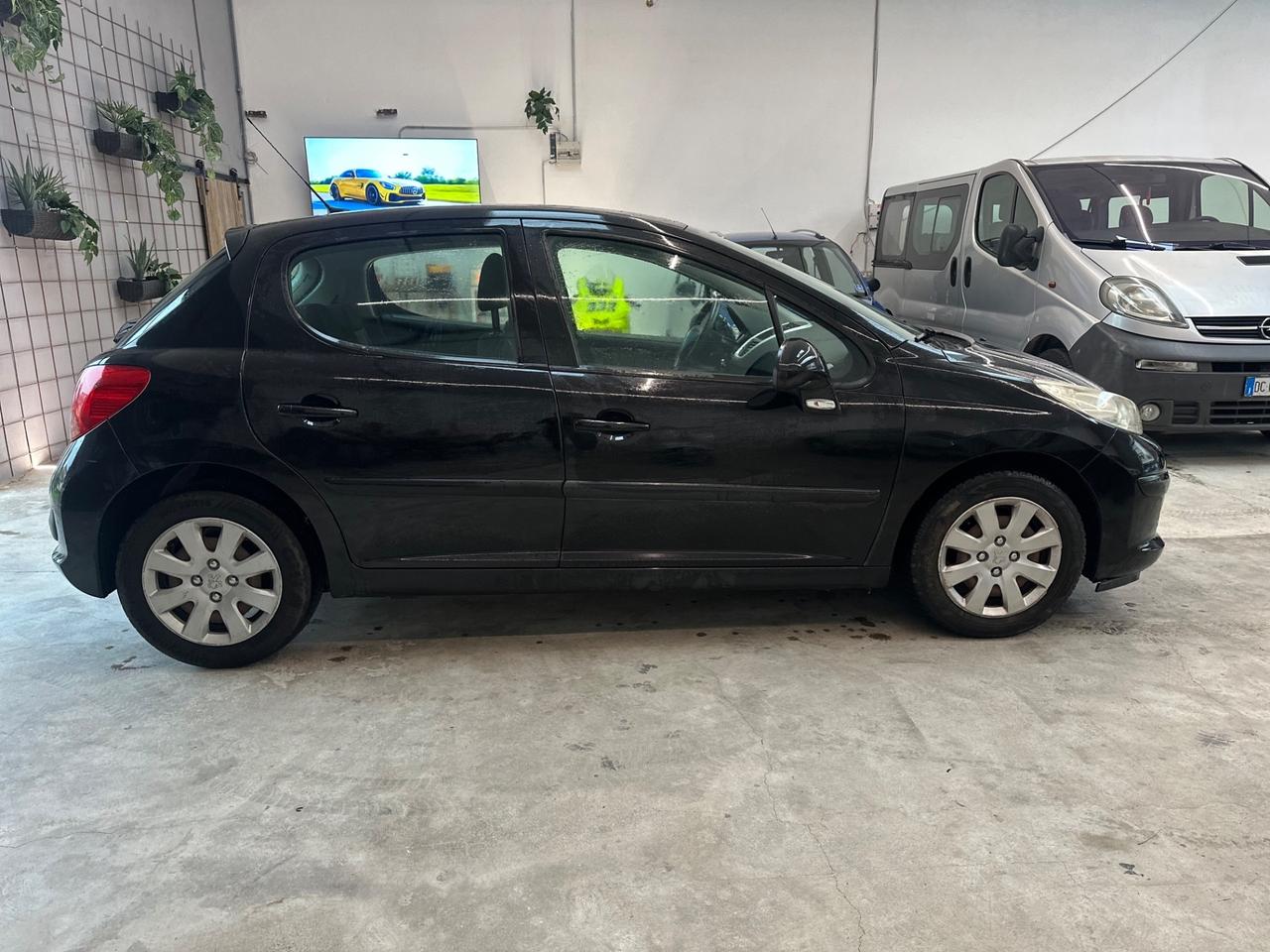 Peugeot 207 1.6 HDi 110CV 5p. XS