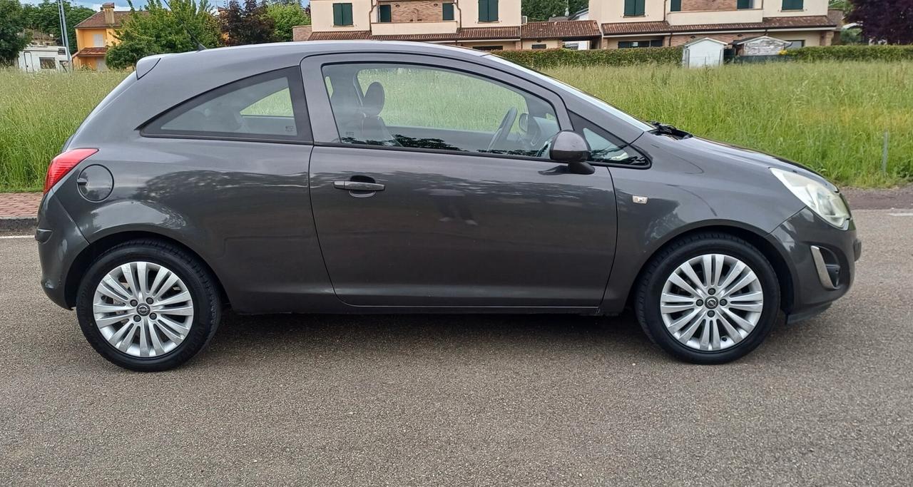 Opel Corsa 1.2 85CV 3 porte GPL-TECH b-color