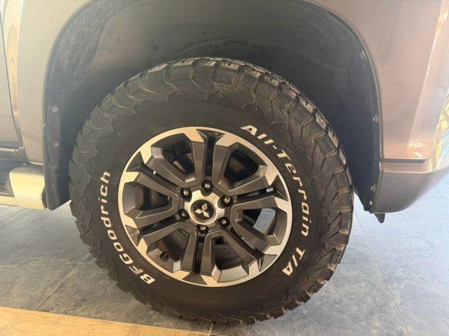 MITSUBISHI L200 2.3 D Club Cab 4x4 Super Select Intense