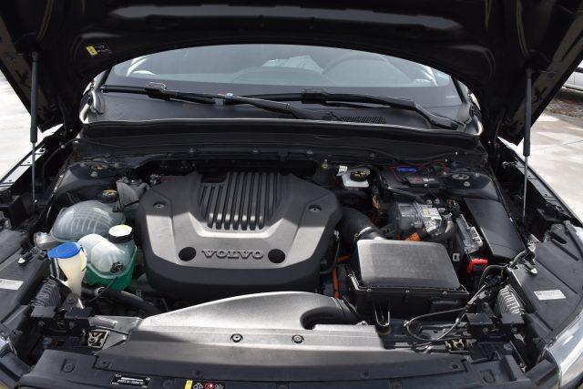 VOLVO XC40 T5 Recharge Plug-in Hybrid R-design