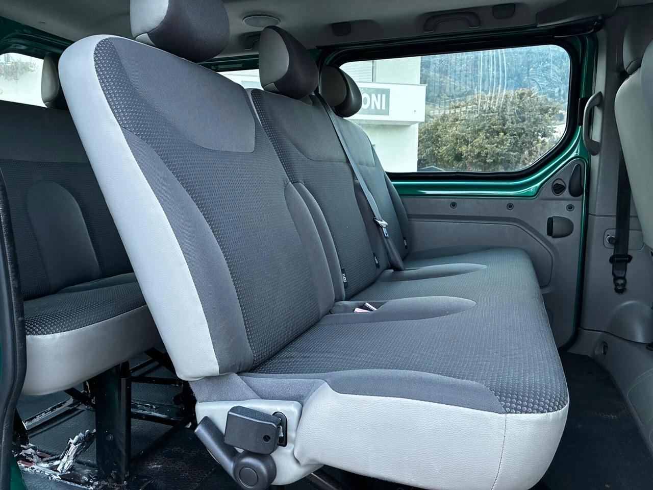 OPEL VIVARO 9 POSTI 2.0 DCi 115CV 6M + GANCIO + DOPPIA PORTA LATERALE