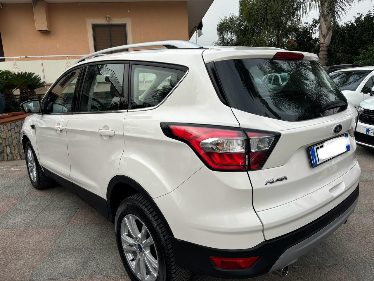 Ford Kuga 2.0 TDCI 120 CV S&S 2WD Powershift Business