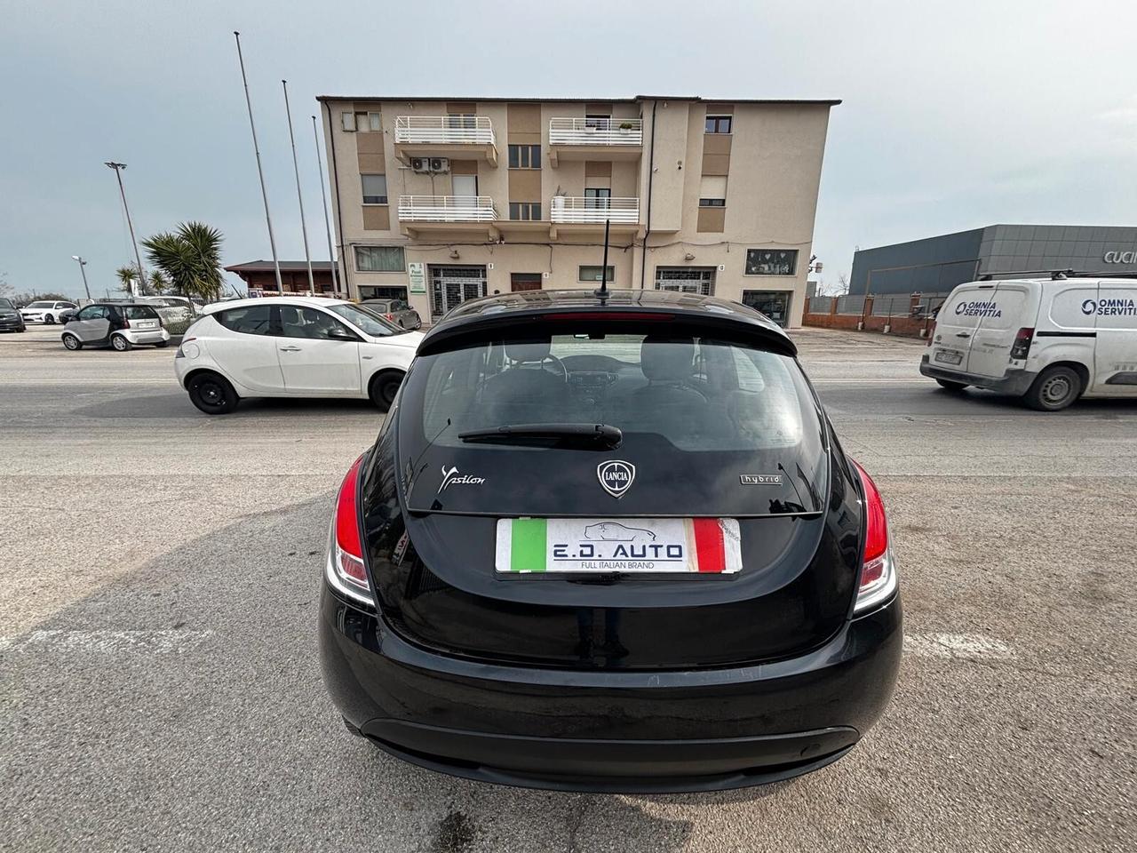 Lancia Ypsilon 1.0 FireFly 5 porte S&S Hybrid Gold