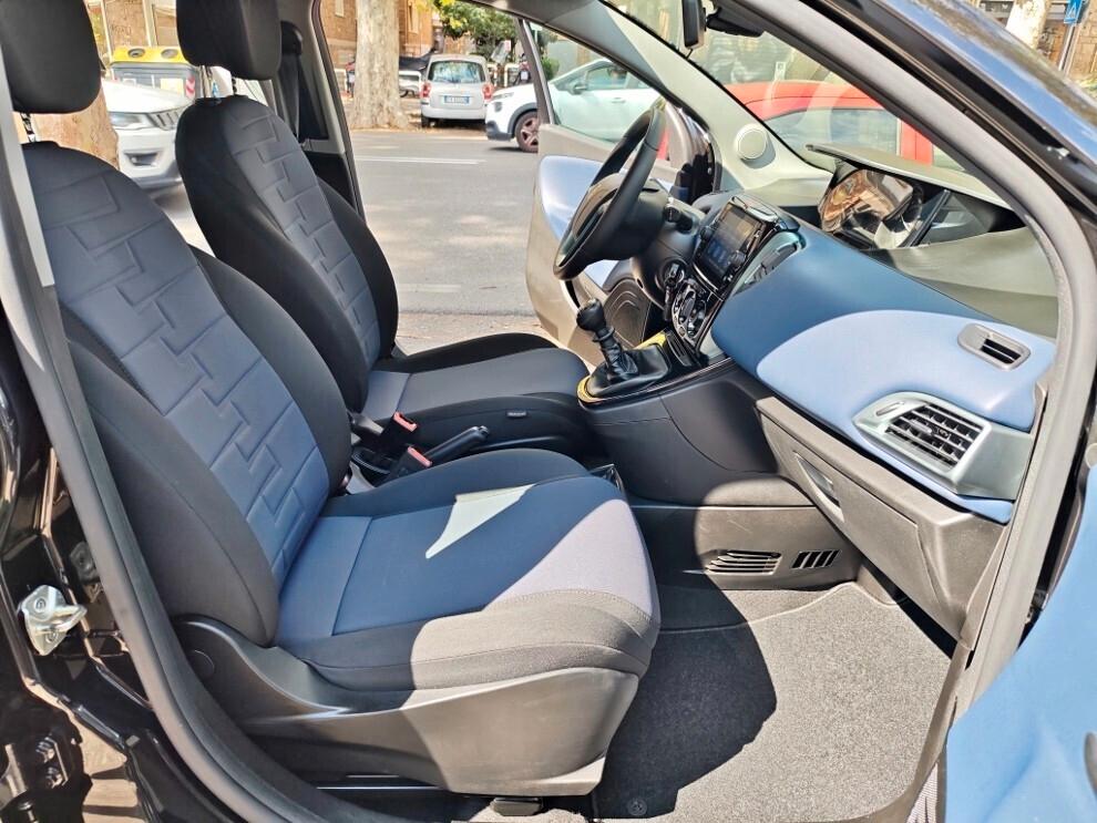 Lancia Ypsilon 1.0 Hybrid PLATINO SENZA VINCOLI DI FINANZIAMENTO