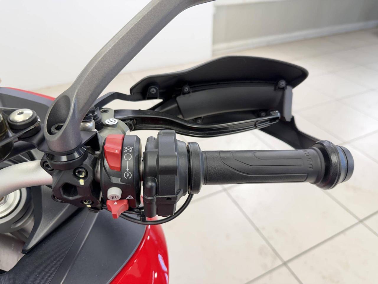 DUCATI Multistrada V2 950 Red