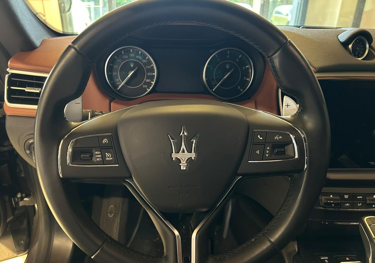 Maserati Ghibli 330 CV MHEV GT