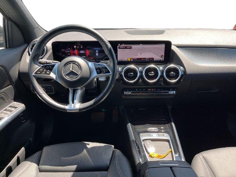 Mercedes-Benz GLA GLA-H247 2023 180 d Executive auto