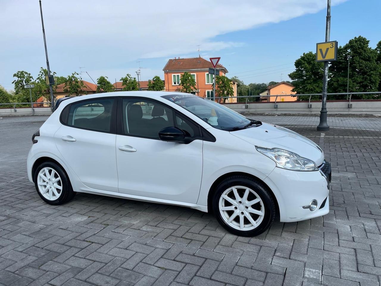 Peugeot 208 1.2 VTi 82 CV 5 porte Active sport