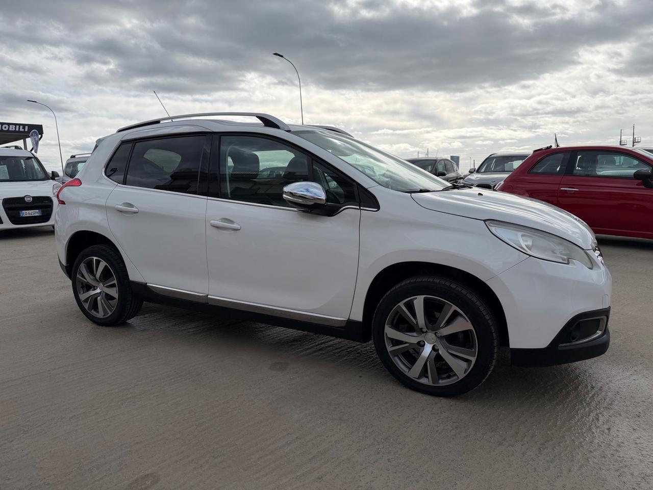 Peugeot 2008 1.6 e-HDi 115 CV Stop&Start Féline
