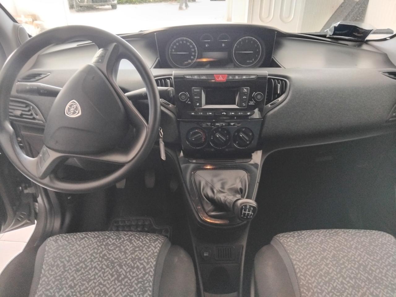 Lancia Ypsilon 1.0 FireFly 5 porte S&S Hybrid Ecochic Gold