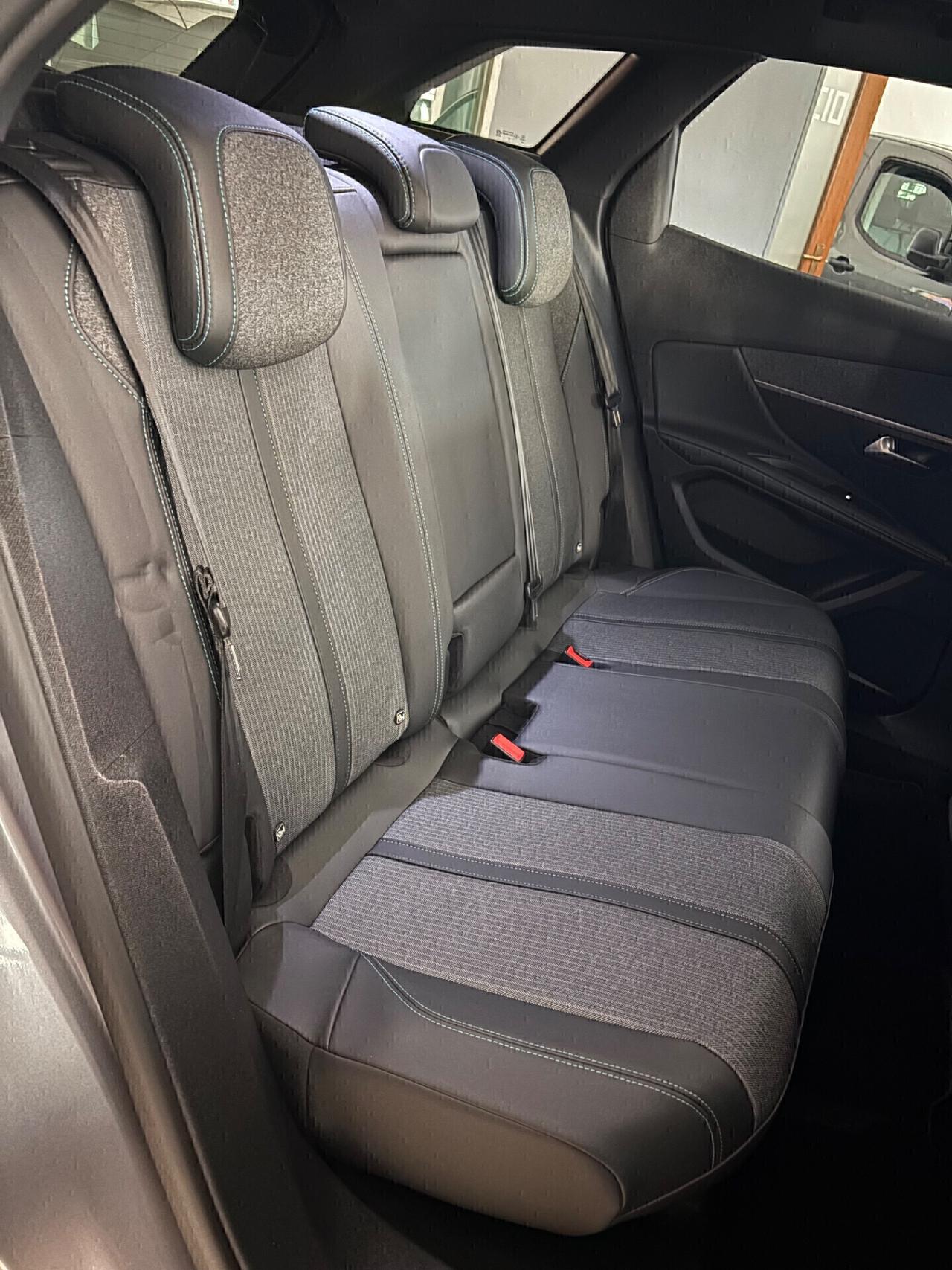 Peugeot 3008 BlueHDi 130cv EAT8 ALLURE