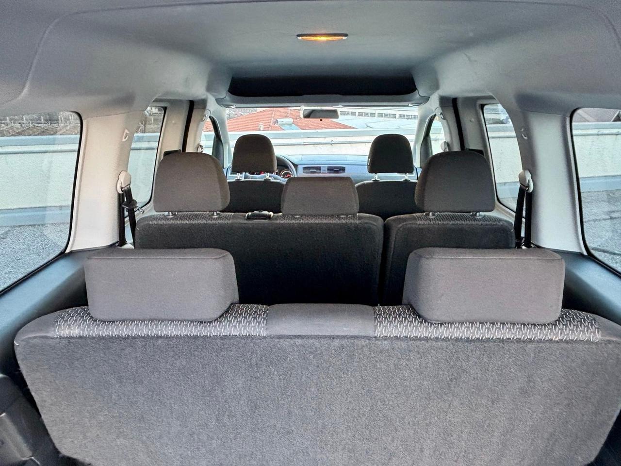 Volkswagen Caddy 2.0 TDI 102 CV Trendline Maxi 7Posti Bluemotion