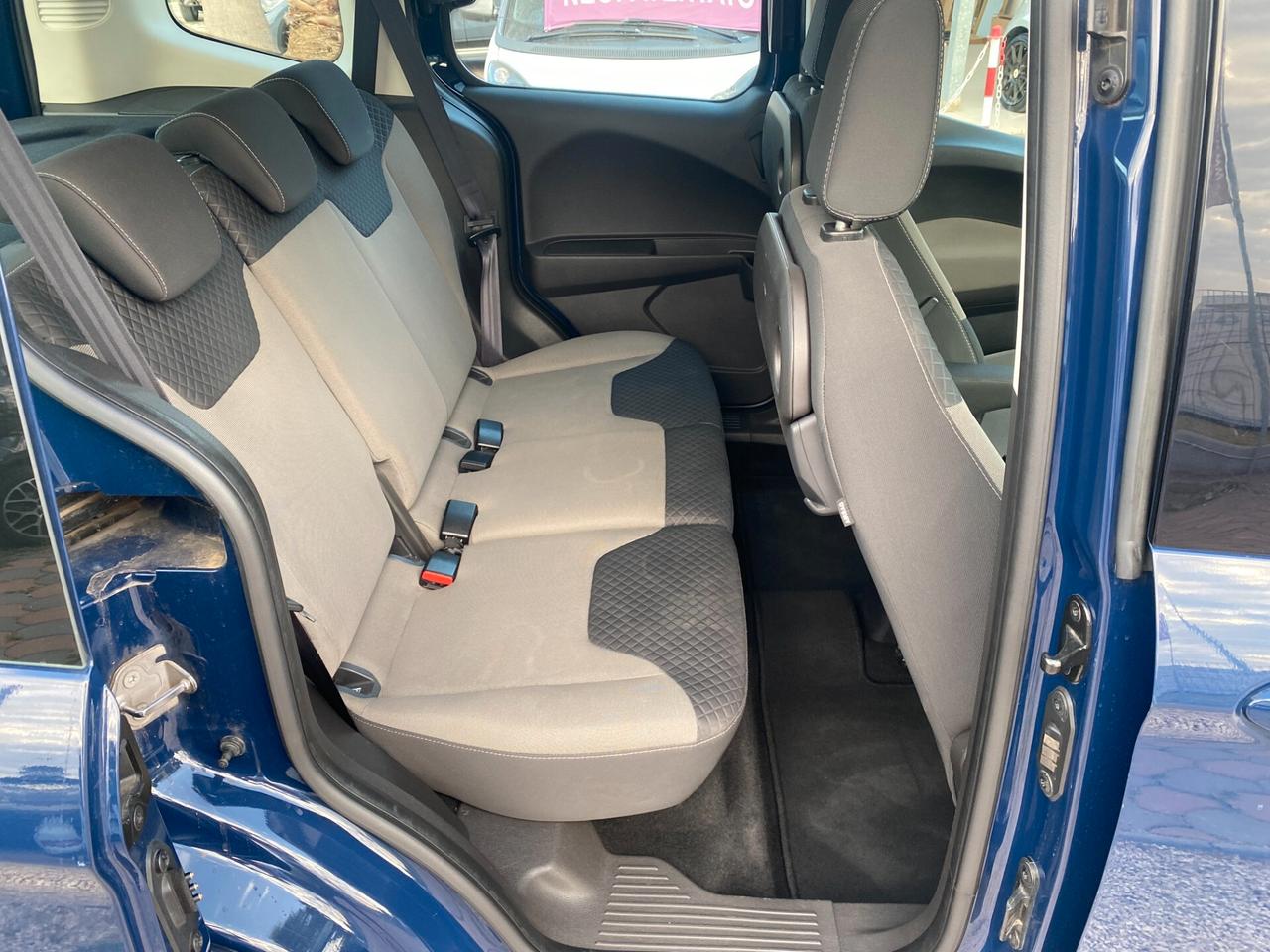 FORD - Tourneo Courier - Courier 1.5 TDCI 75 CV Titanium - GANCIO TRAINO - PERMUTE - FINANZIABILE