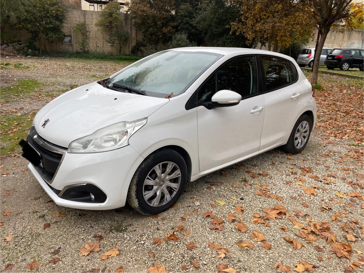 Peugeot 208 BlueHDi 75 5 porte Allure