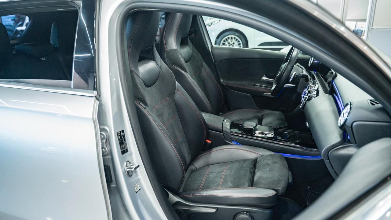 Mercedes-benz A 180 D PREMIUM PLUS AMG TETTO PACK LUCI XENO NAVI PELLE FULL OPTIONAL