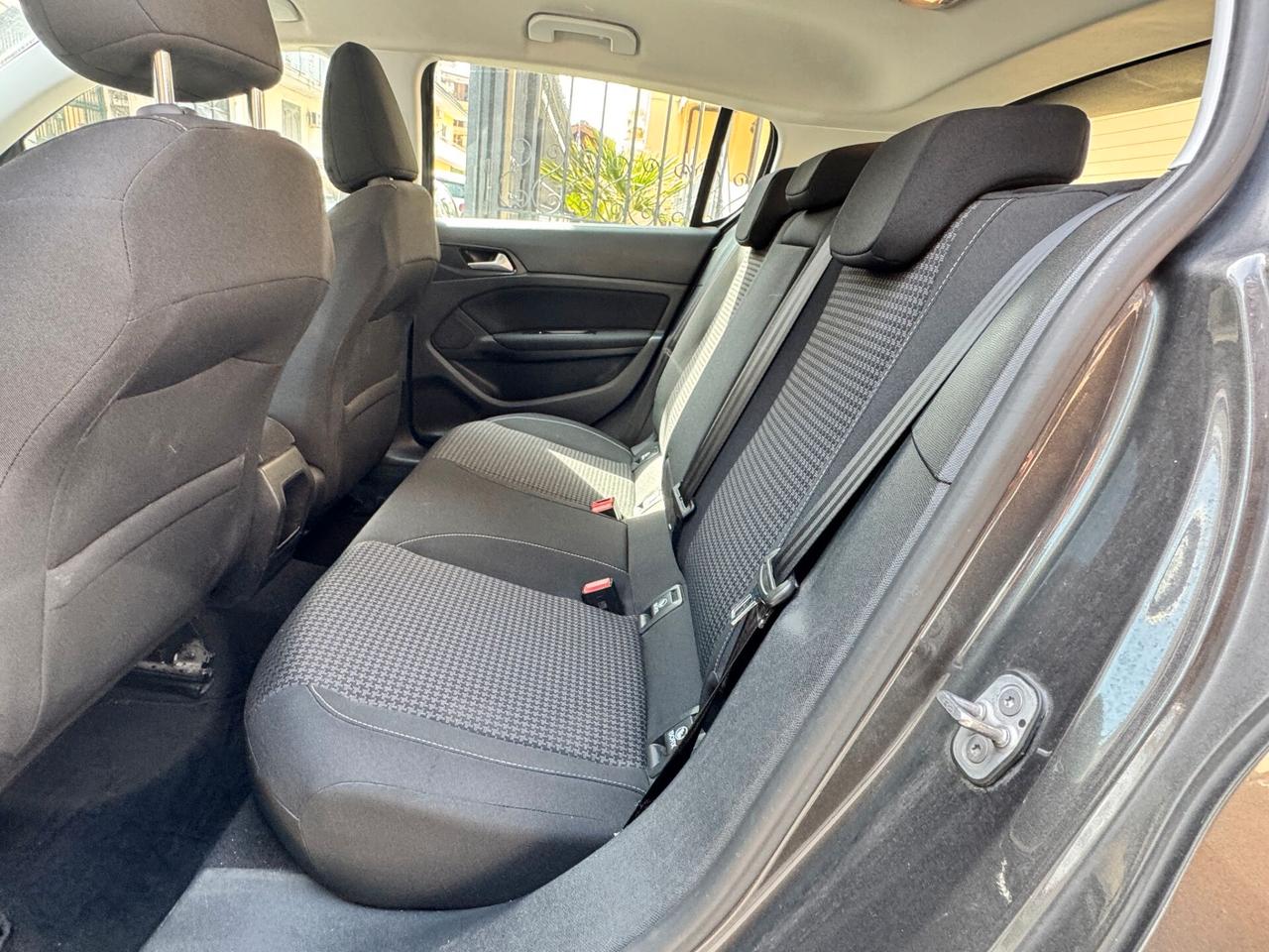 Peugeot 308 BlueHDi 100 S&S Active
