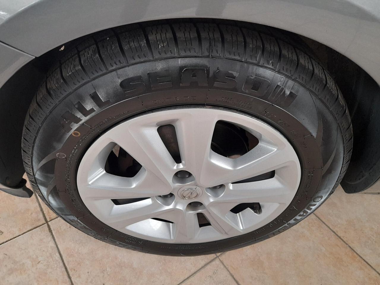 Opel Corsa 1.4 90CV 5 porte n-Joy