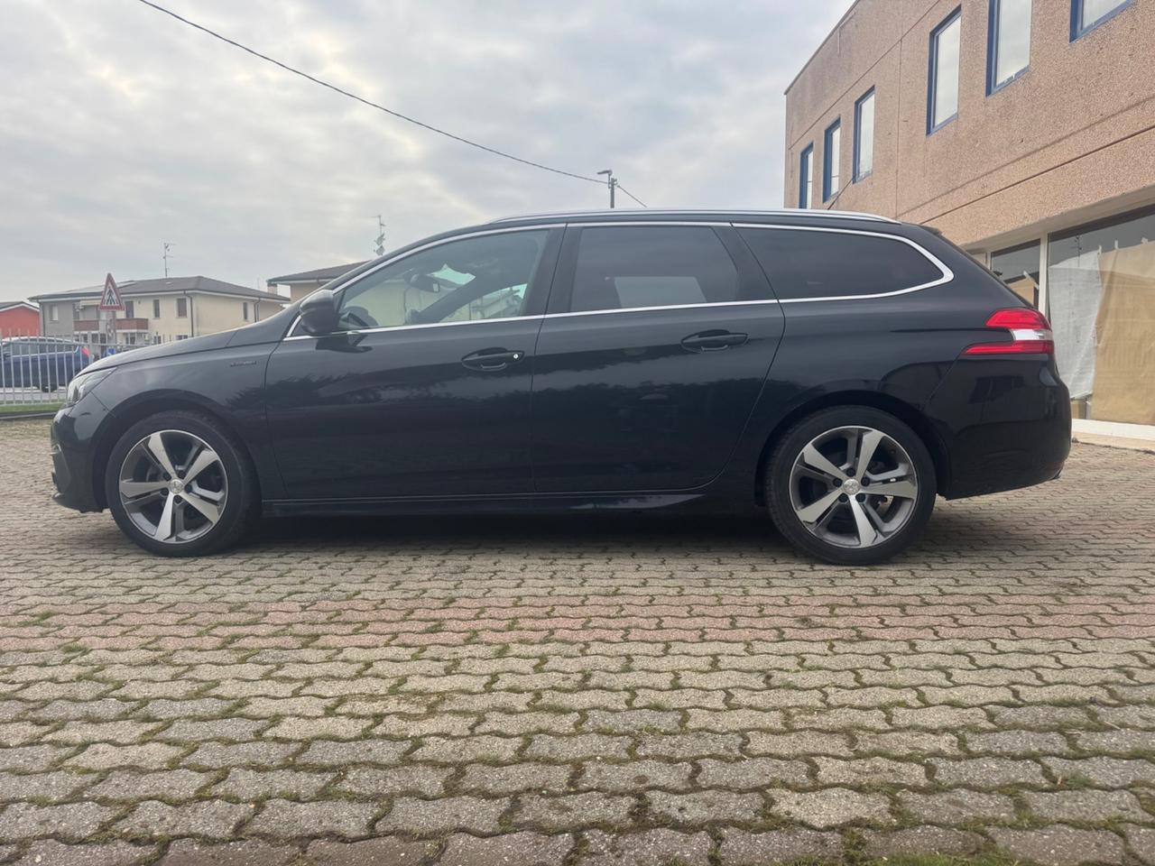 Peugeot 308 BlueHDi 130 S&S SW GT Line