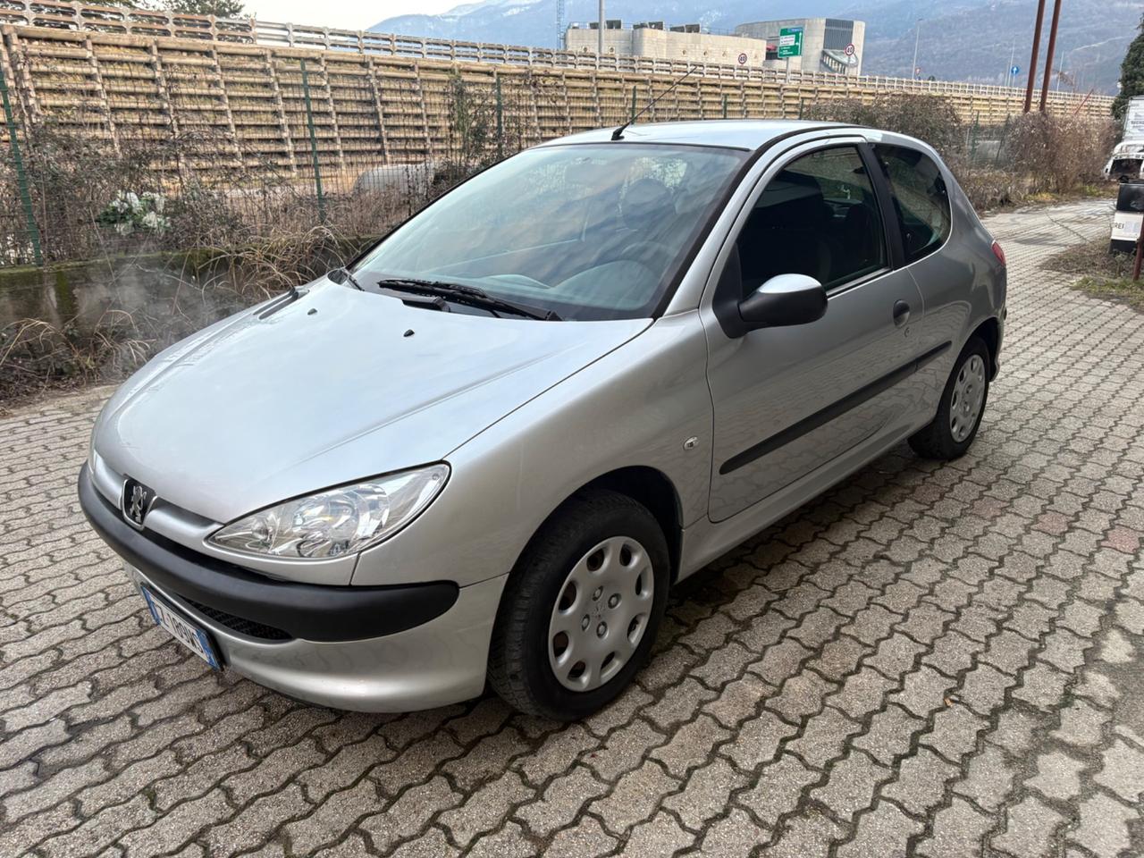 Peugeot 206 1.4 3p. ONE Line