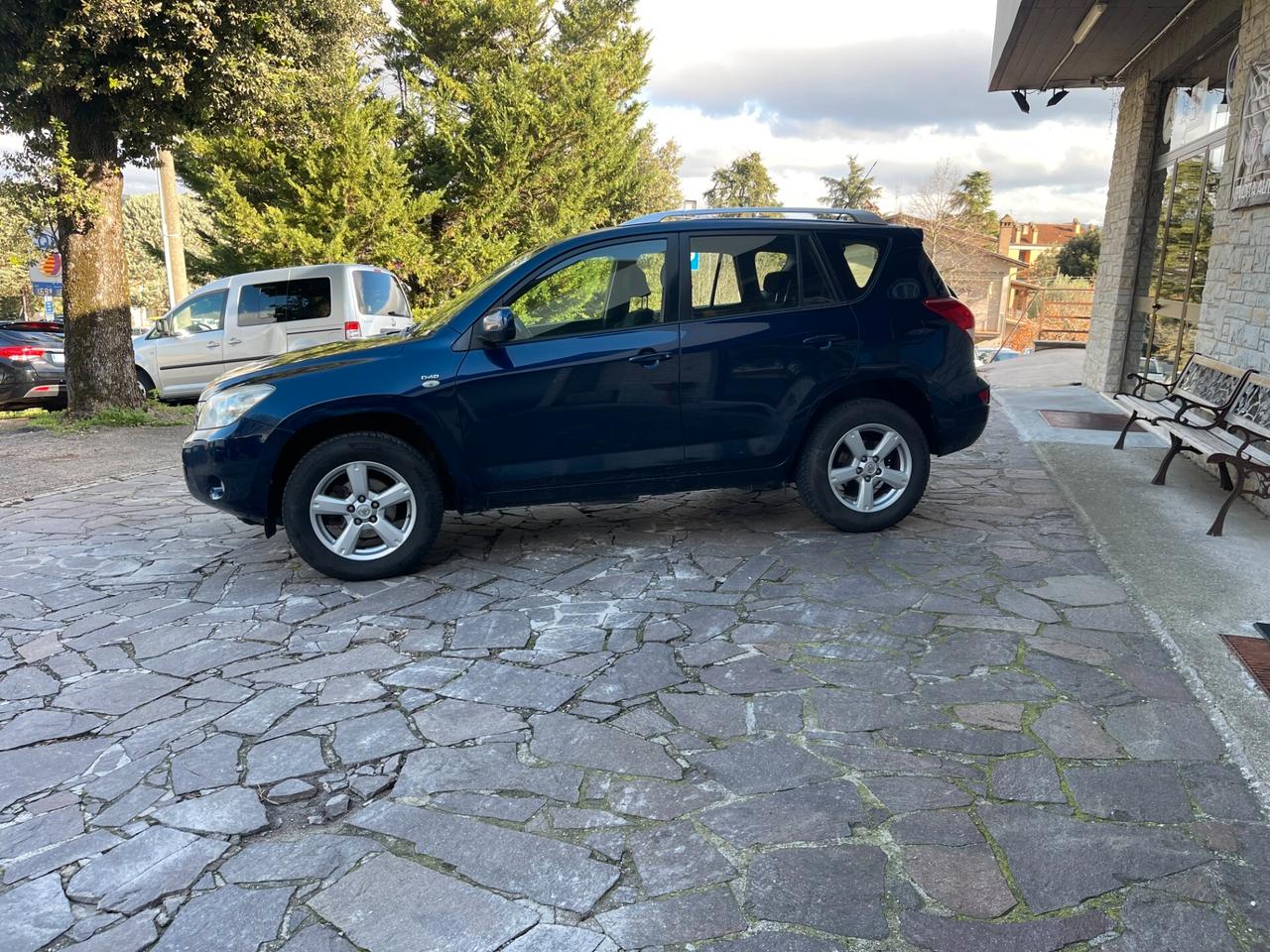 Toyota RAV 4 2.2 D-4D 136 CV Luxury NEO PATENTATI