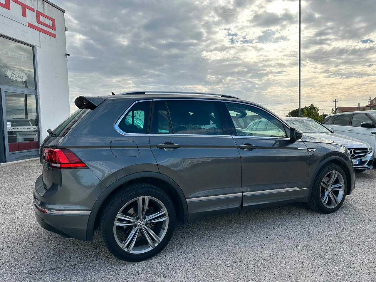 Volkswagen Tiguan 1.6 TDI Sport RLine