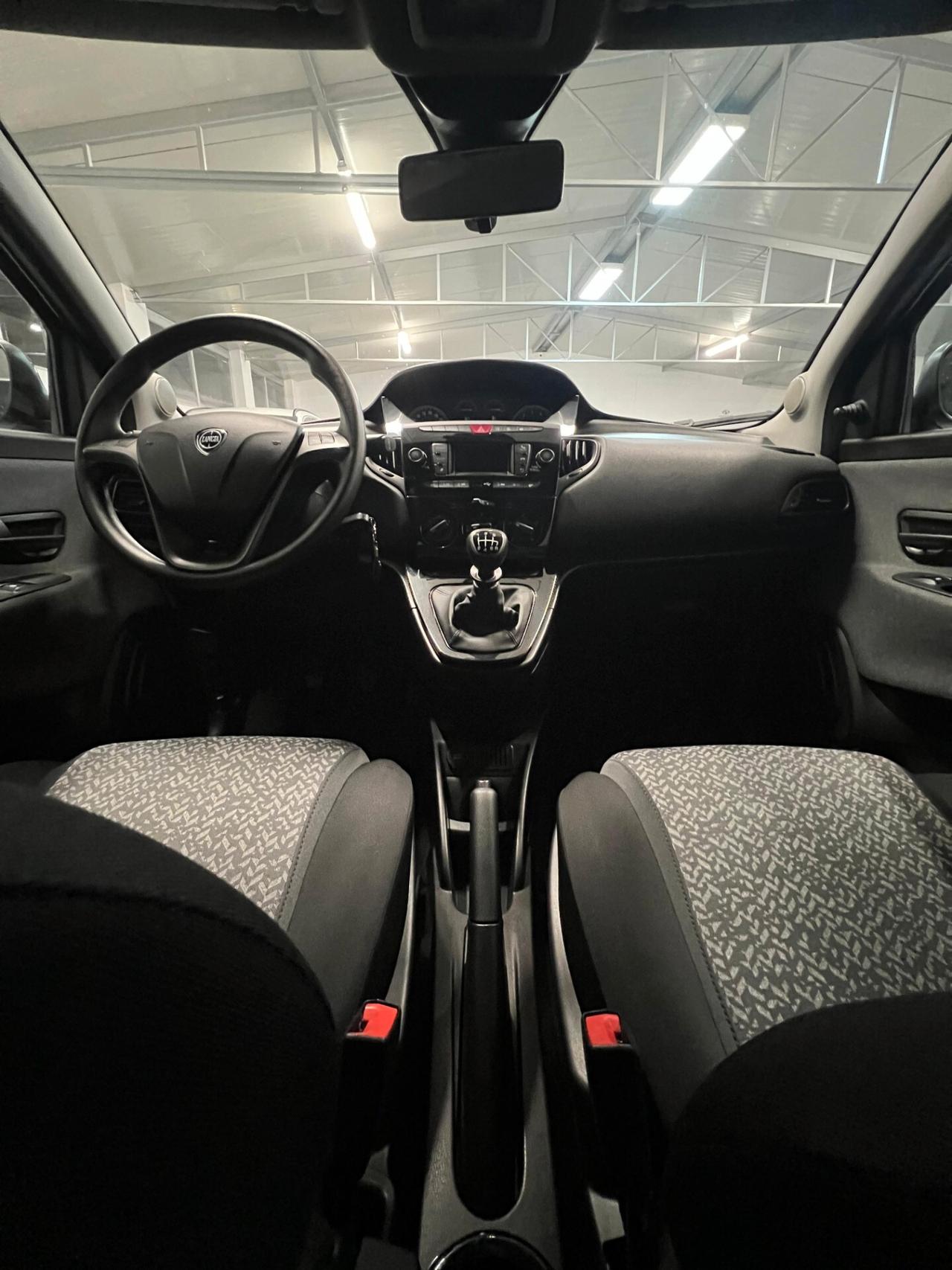 Lancia Ypsilon 1.0 FireFly 5 porte S&S Hybrid Alberta Ferretti