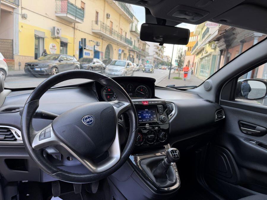 LANCIA YPSILON 1.2 GPL DI CASA PLATINO CERTIFICATA