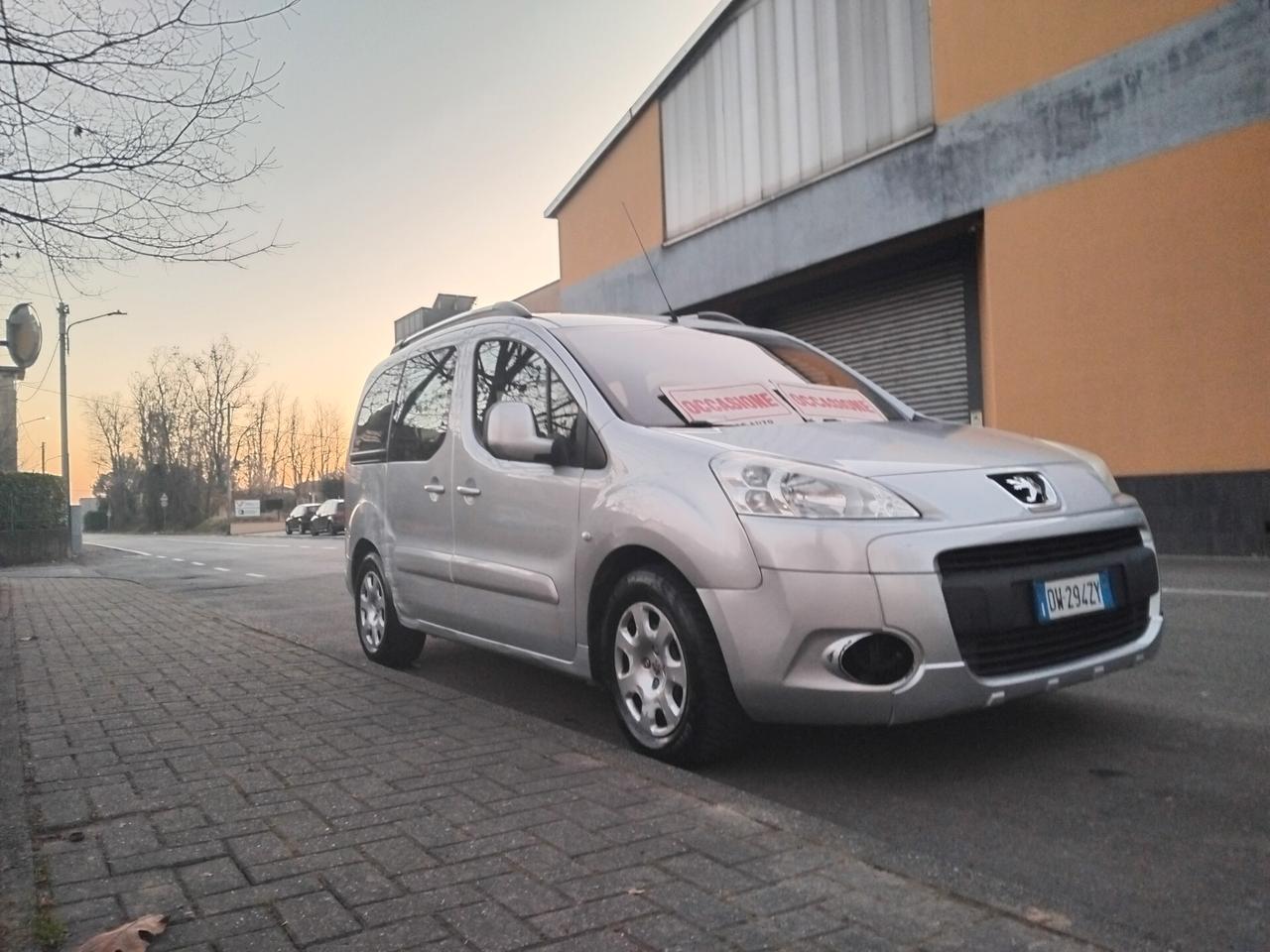 Peugeot Partner Tepee 1.6 HDi 90CV Outdoor 5 POSTI FURGONATO X NEO PATENTATI