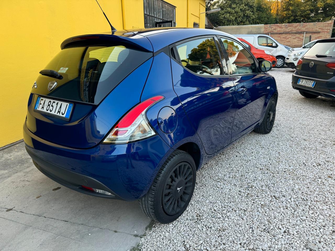 Lancia Ypsilon 1.2 69 CV 5 porte Gold OK NEOPATENTATI